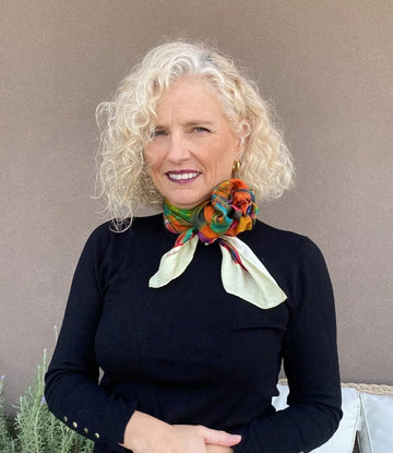 Cómo hacer una rosa con tu pañuelo de seda Marialbina