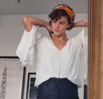 Dale un toque diferente a tu estilo: 3 alternativas de lucir un pequeño pañuelo de seda.