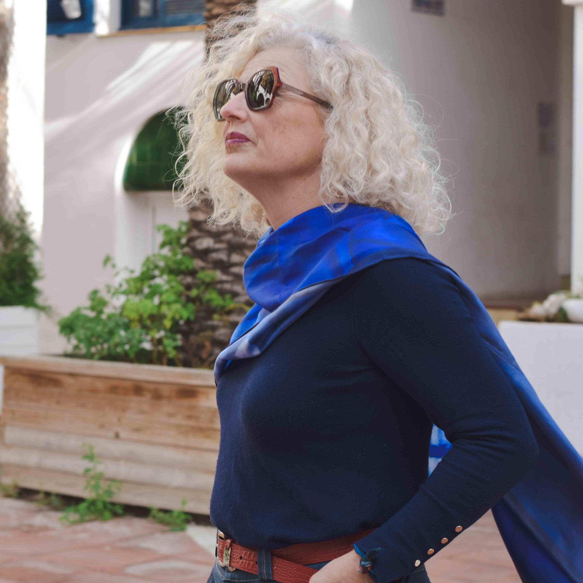 Pañuelo Largo Azul Abstracto 160