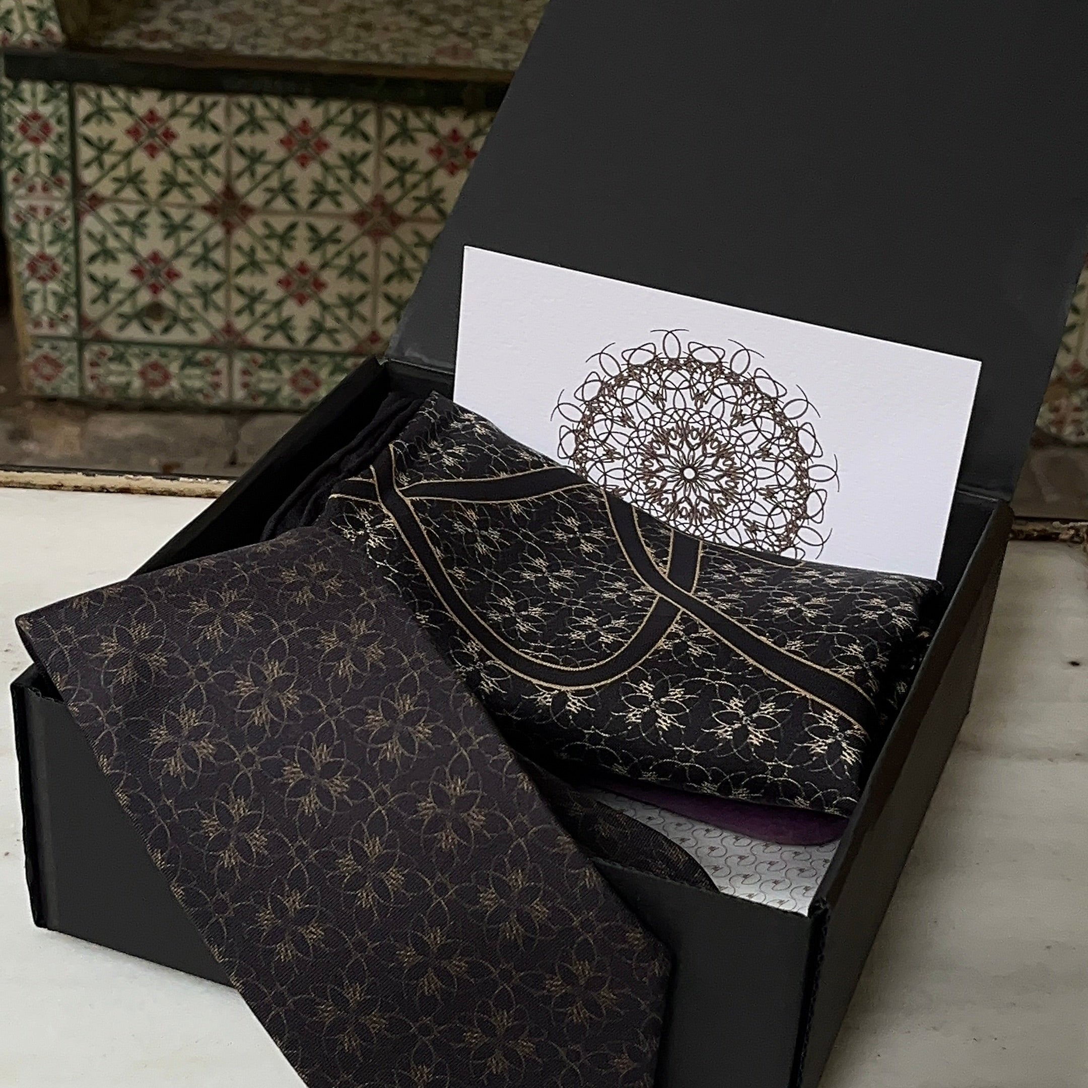 Pack Corbata y Pañuelo Emblema Gold