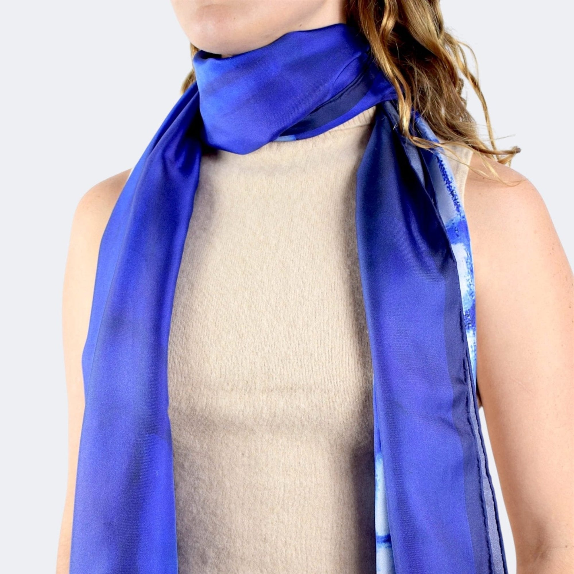 Pañuelo Largo Azul Abstracto 160