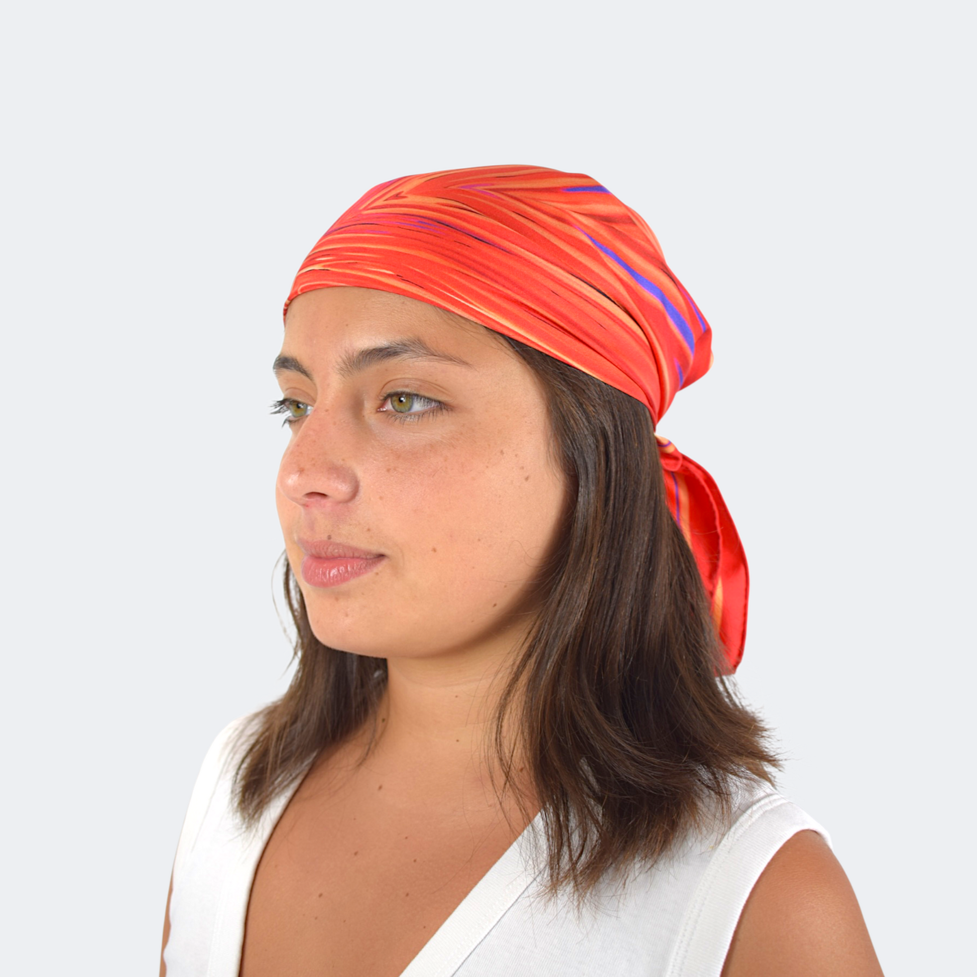 poppy roja over head