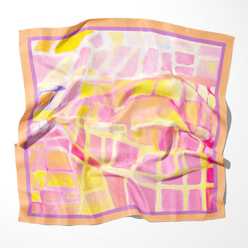 
Pañuelo de seda Pez Rosa 70x70 inspirado en el trencadís de Gaudí