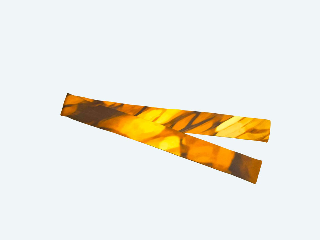 Pañuelo Delgado de Seda Arcos – La elegancia audaz de Barcelona en una mini obra maestra