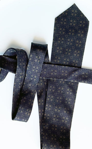 Corbata de Seda Emblema Gold