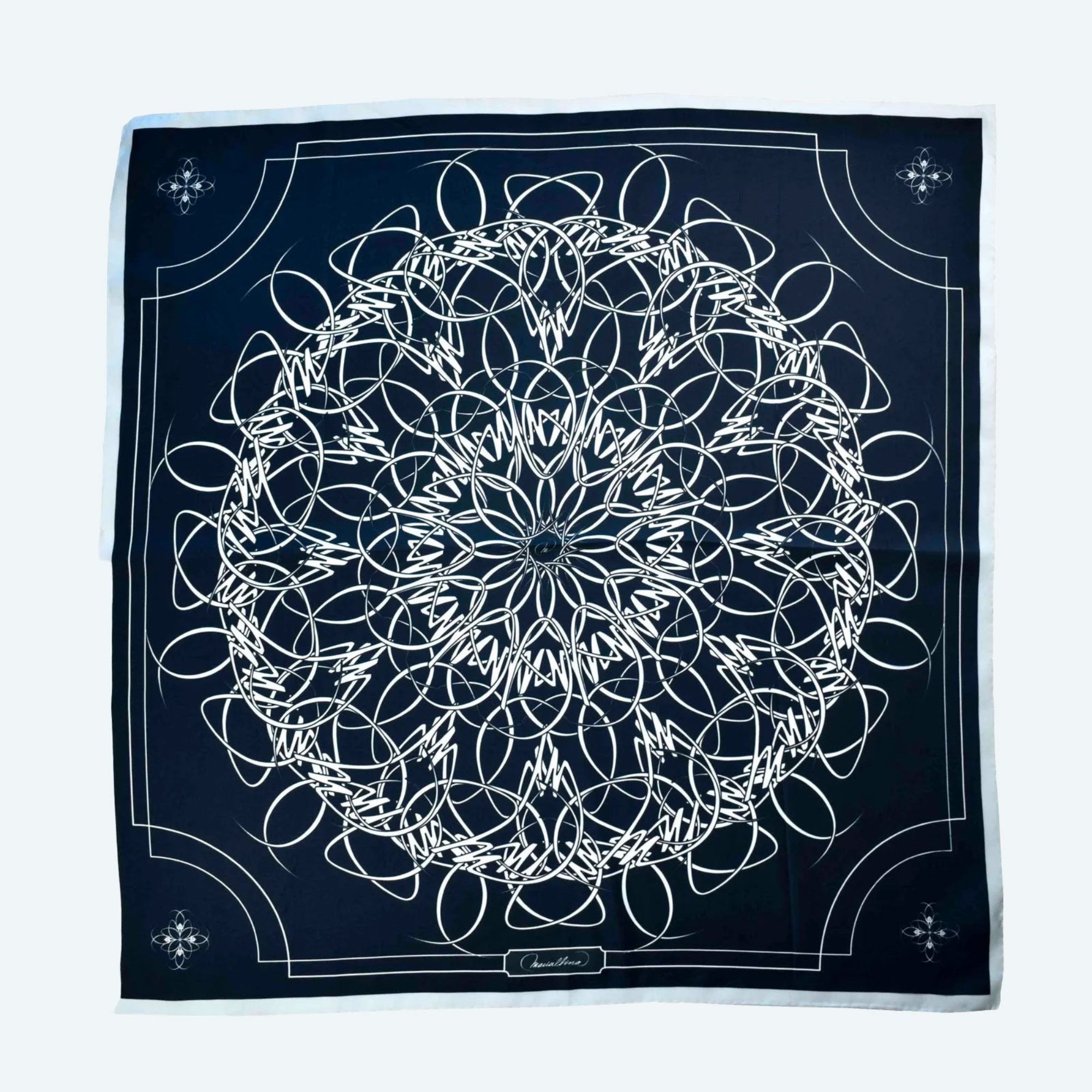 Pañuelo de Seda Encaje Blanco 70. Inspirado en encaje blanco sobre fondo negro. 