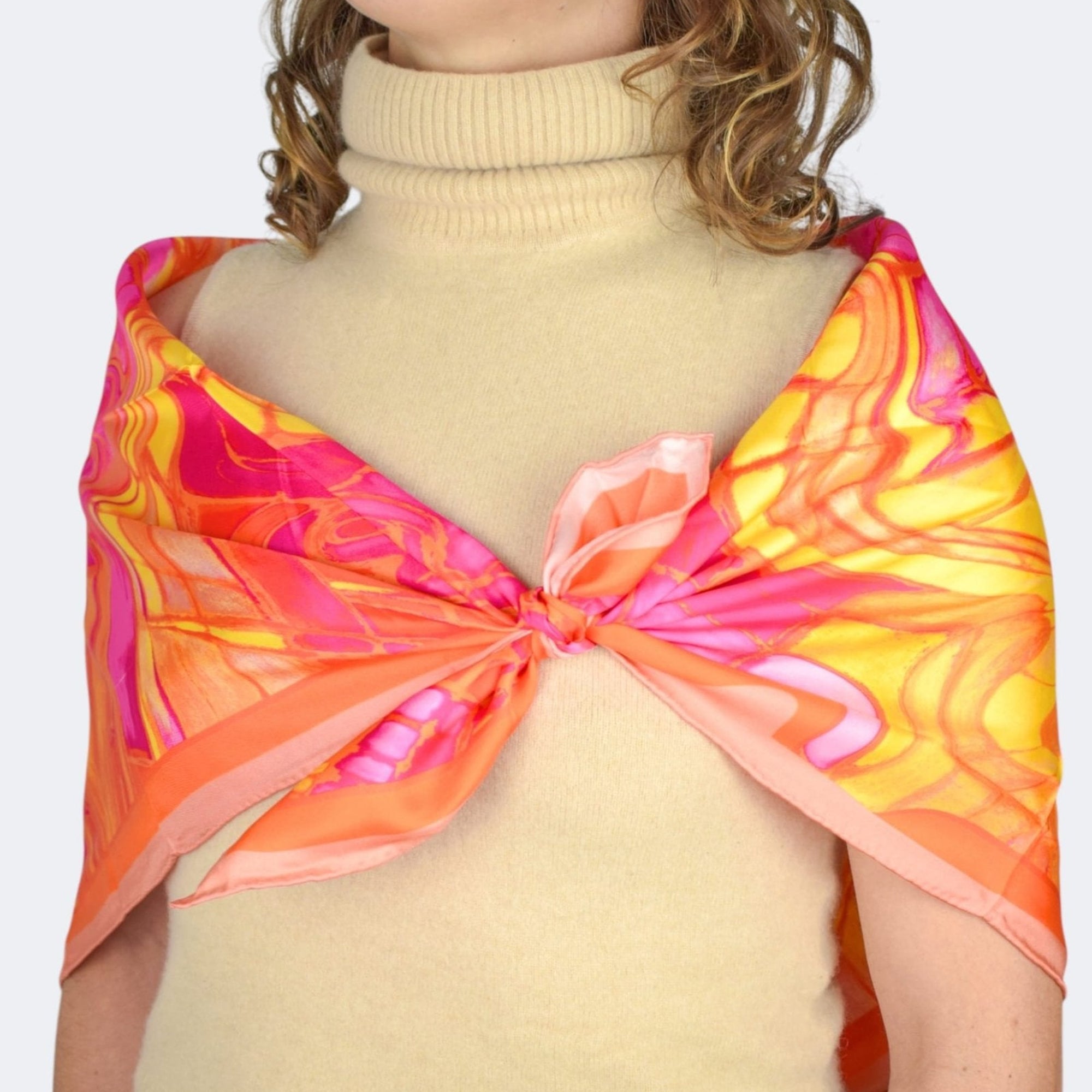 Pañuelo de Seda Groovy Rose Carré 90