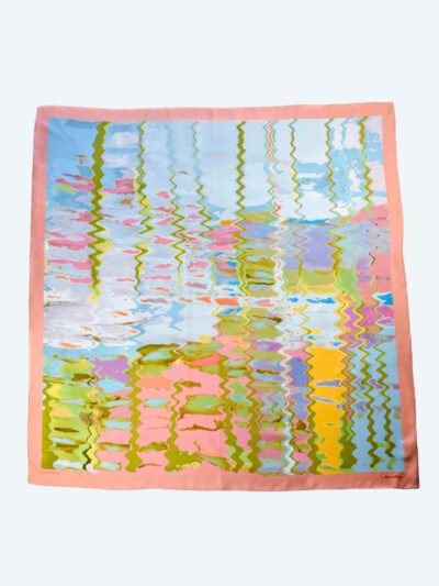 Pañuelo de Seda Estiu 90 cm Carré de Seda Estiu 90 – Magia veraniega en tonos pastel y seda lujosa para una elegancia todo el año.
