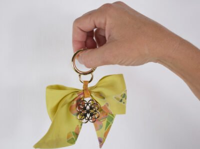 llavero lazo moth Llavero Mini Anagrama Dorado - Image 3
